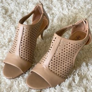 Women’s Size 8 Dress Shoes